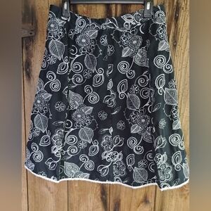 Van Heuson Fit & Flare Skirt Midi Black Embroidered Sz 12 Women's 100% Cotton